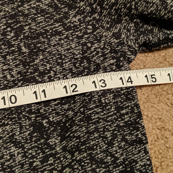 COPY - Lululemon Rest Less 1/2 Zip
in Black / White size 6 - Picture 7 of 8